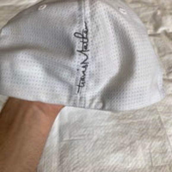 Travis Mathew Flexfit Size Large - X-Large White Golf Hat Distressed - Picture 4 of 8